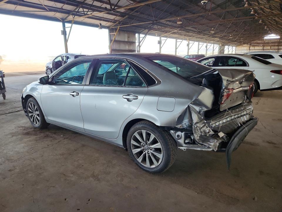 2016 TOYOTA CAMRY XLE — Фото 2 из 13