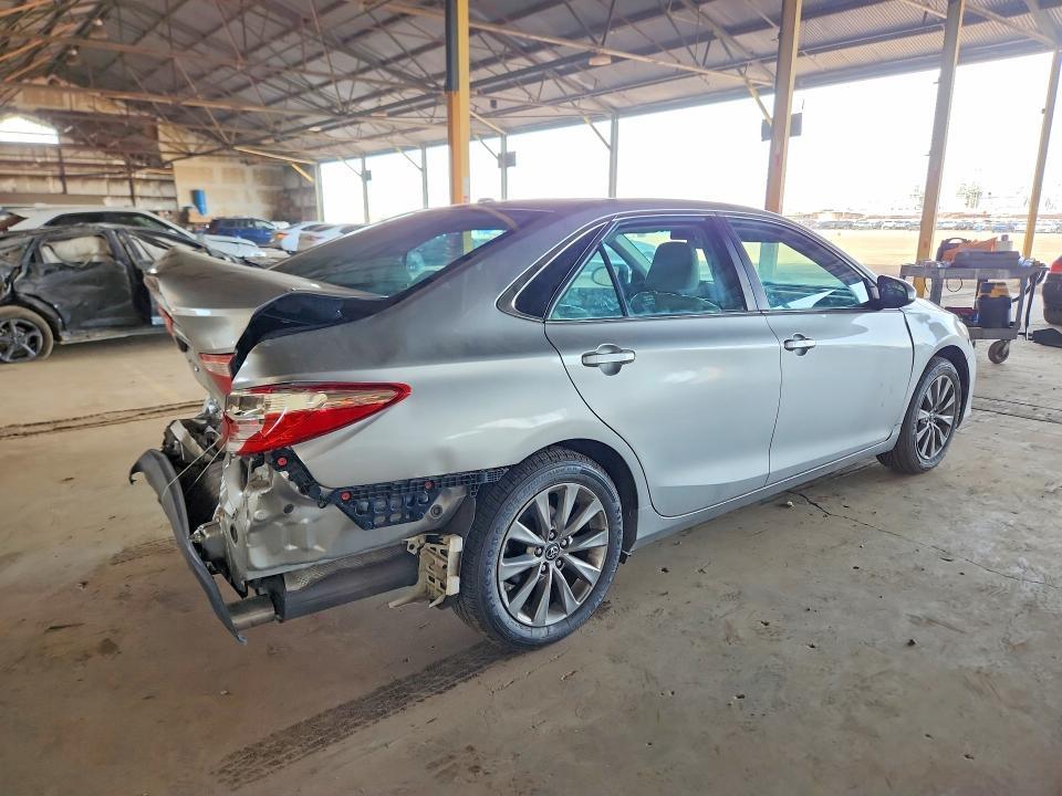 2016 TOYOTA CAMRY XLE — Фото 3 из 13