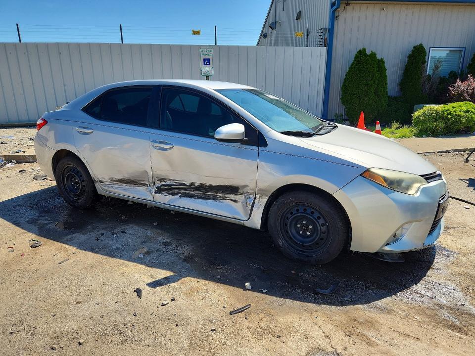 2016 TOYOTA COROLLA LE — Фото 4 из 13