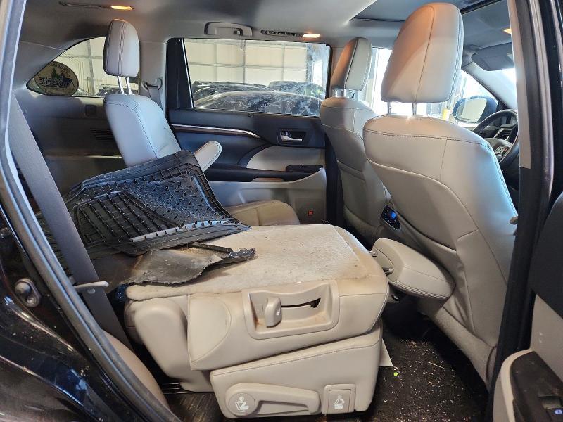 2016 TOYOTA HIGHLANDER LIMITED — Фото 11 из 13