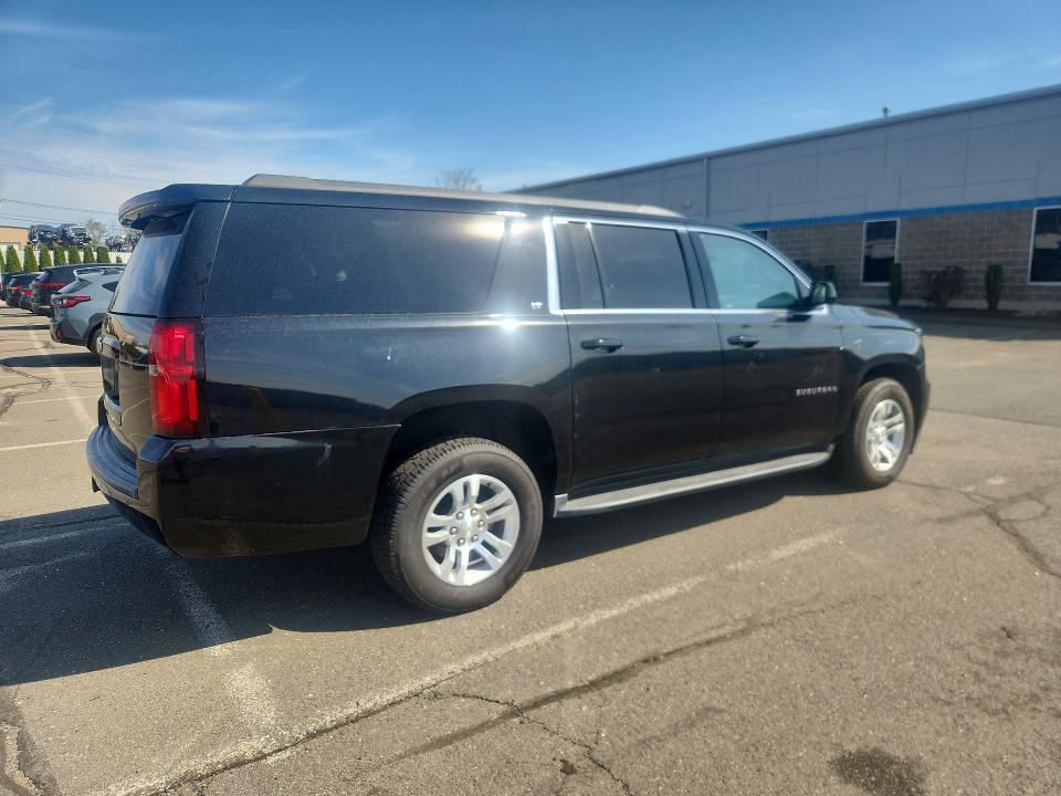 2017 CHEVROLET SUBURBAN K1500 LT — Фото 3 из 13