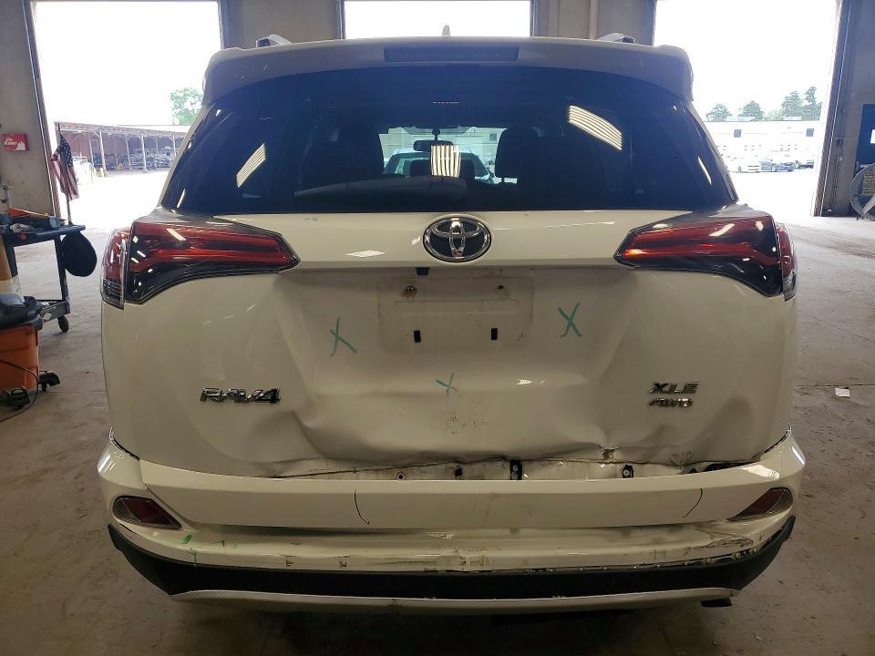 2016 TOYOTA RAV4 XLE — Фото 6 из 13