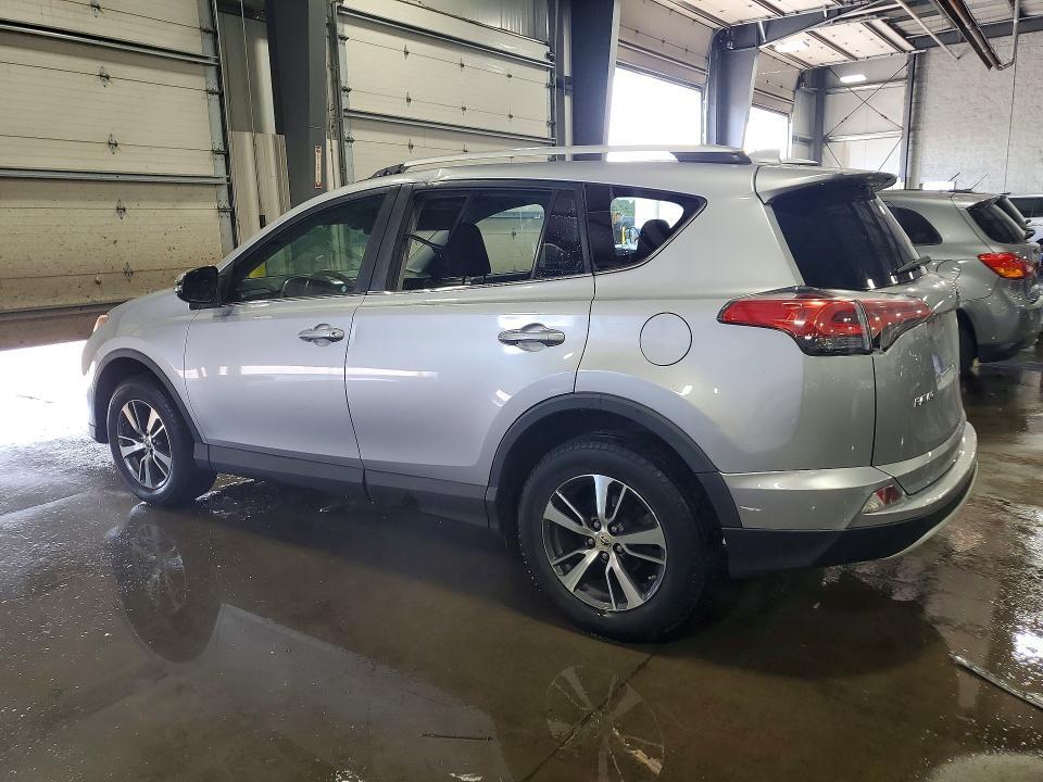 2016 TOYOTA RAV4 XLE — Фото 2 из 13