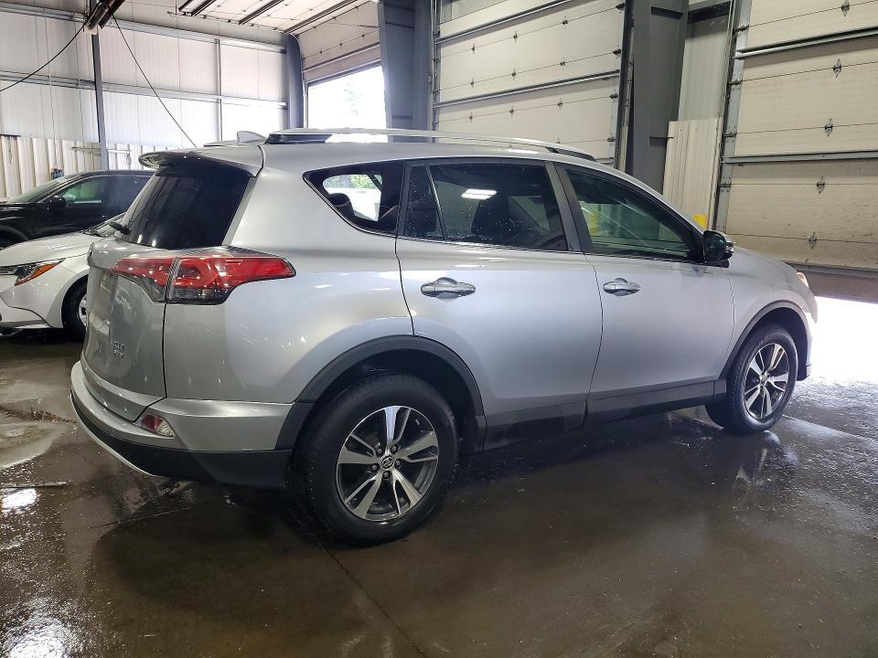 2016 TOYOTA RAV4 XLE — Фото 3 из 13