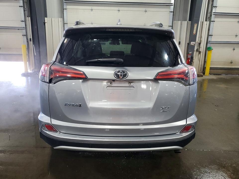 2016 TOYOTA RAV4 XLE — Фото 6 из 13