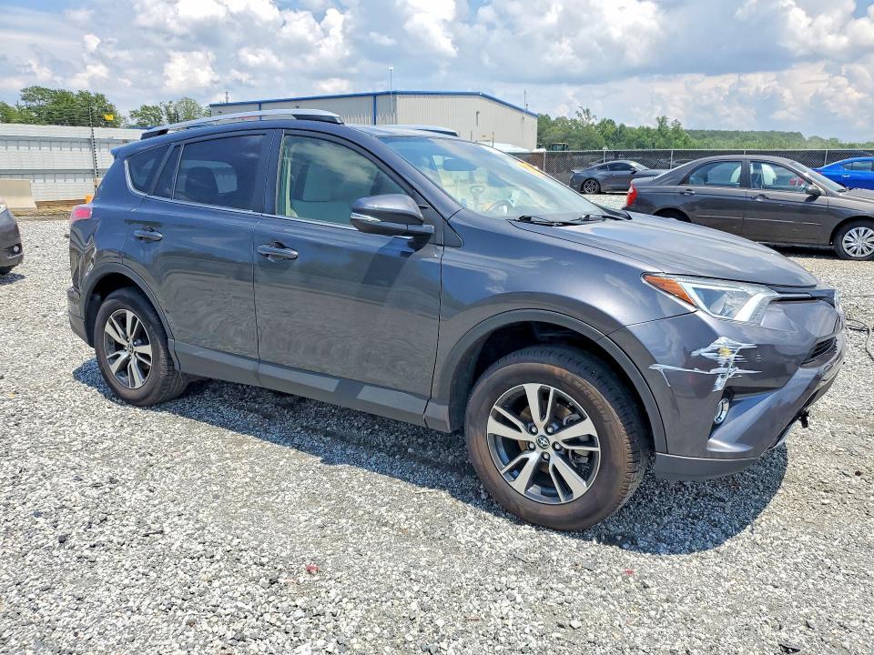 2016 TOYOTA RAV4 XLE — Фото 4 из 12