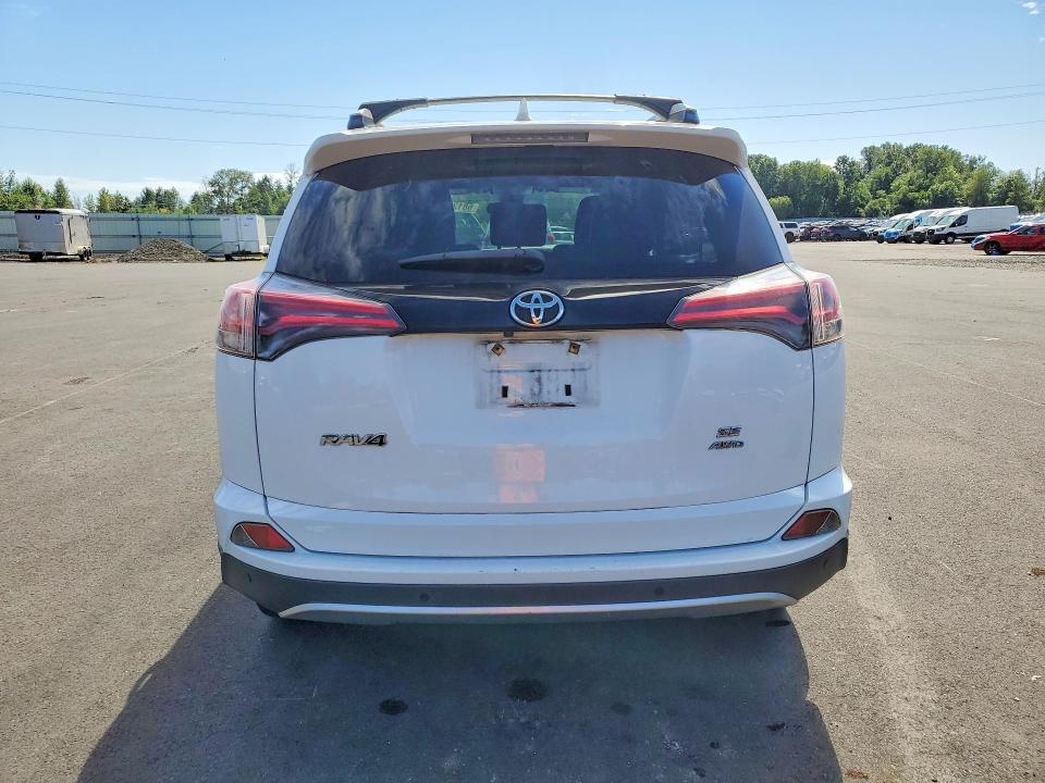 2016 TOYOTA RAV4 SE — Фото 6 из 13