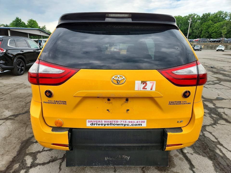 2016 TOYOTA SIENNA LE — Фото 6 из 12