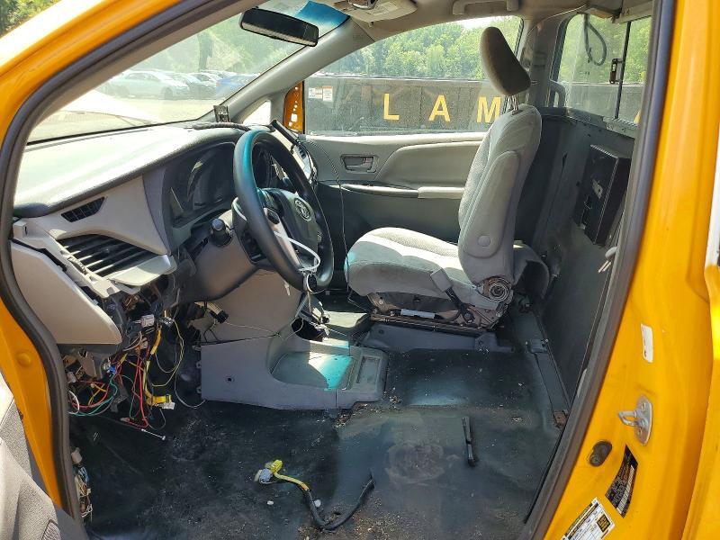 2016 TOYOTA SIENNA L 7-PASSENGER — Фото 7 из 14