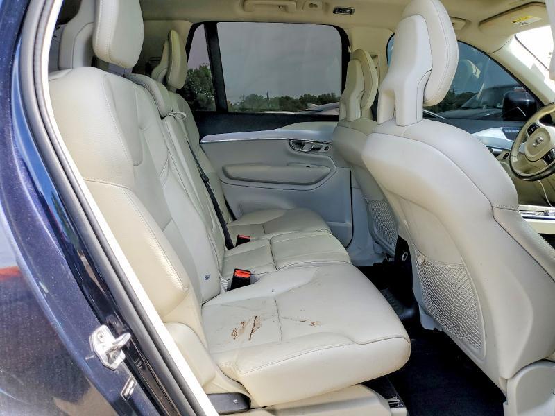 2016 VOLVO XC90 T8 — Фото 11 из 13