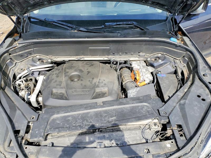 2016 VOLVO XC90 T8 — Фото 12 из 13