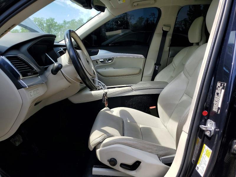2016 VOLVO XC90 T8 — Фото 7 из 13