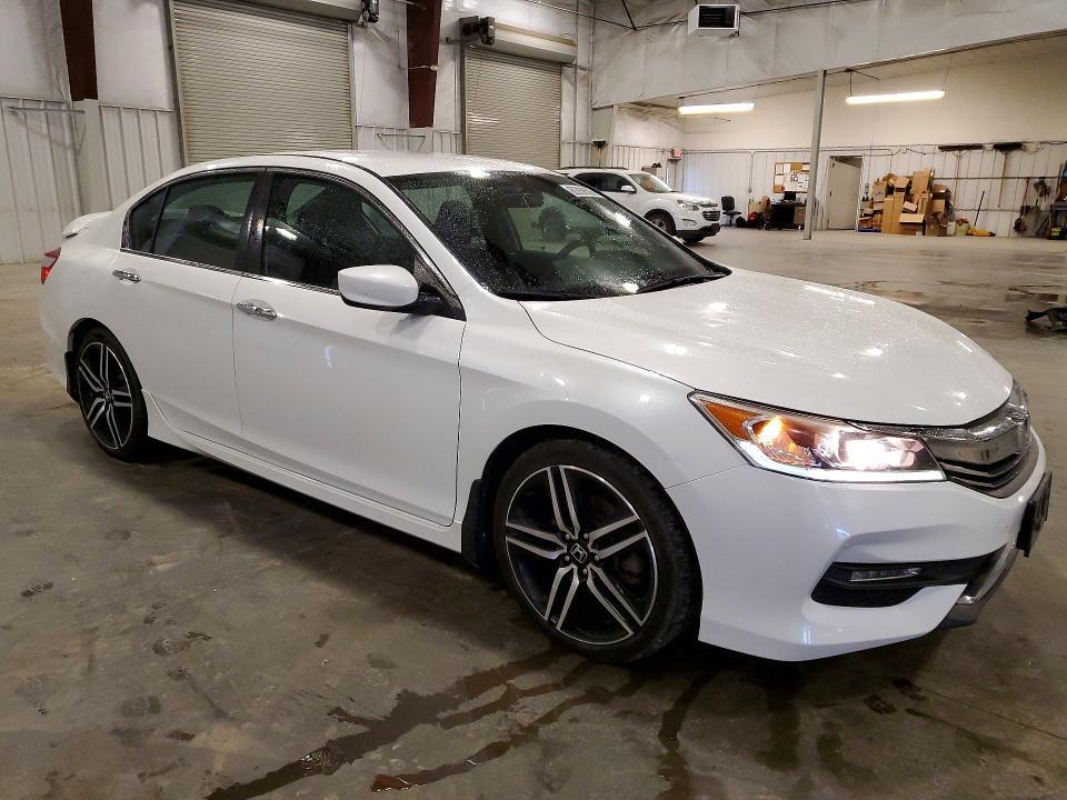 2017 HONDA ACCORD SPORT — Фото 4 из 12