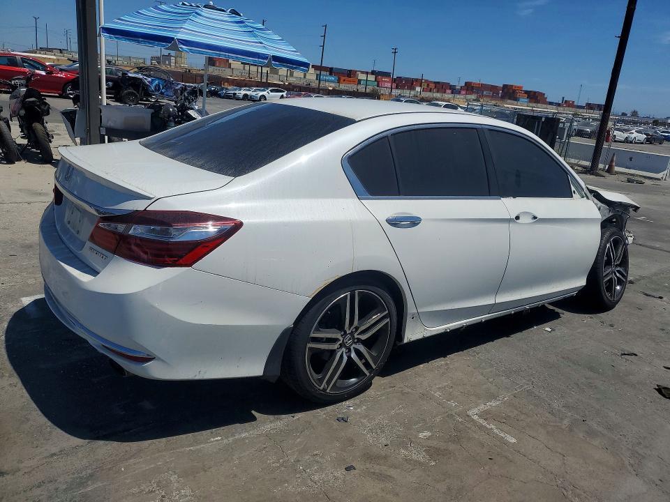 1HGCR2F57HA205808 2017 HONDA ACCORD photo no. 3