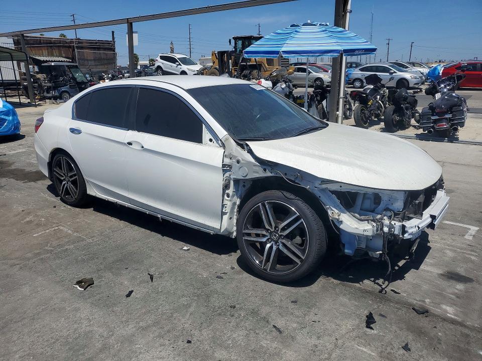 1HGCR2F57HA205808 2017 HONDA ACCORD photo no. 4