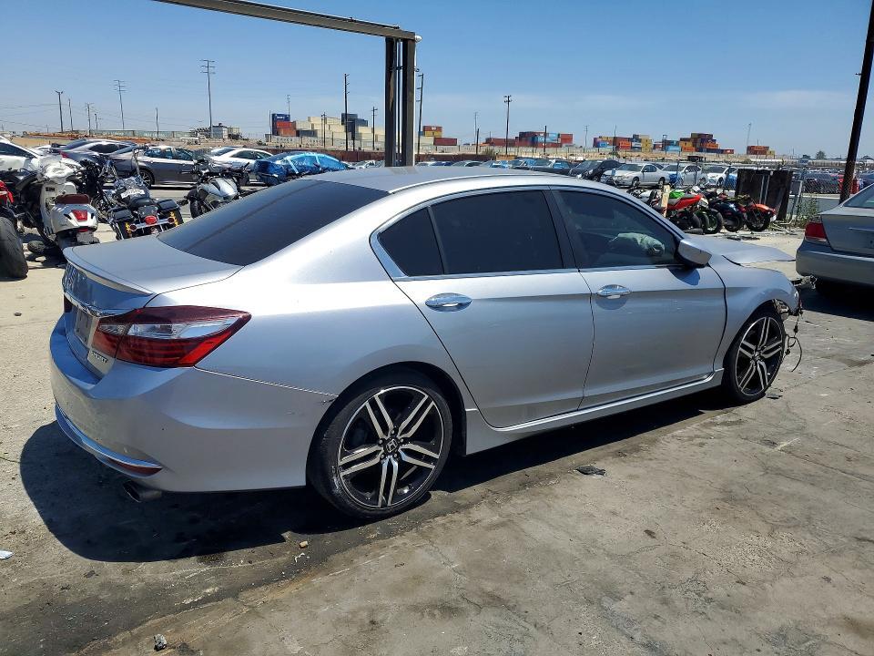 1HGCR2F5XHA281734 2017 HONDA ACCORD photo no. 3