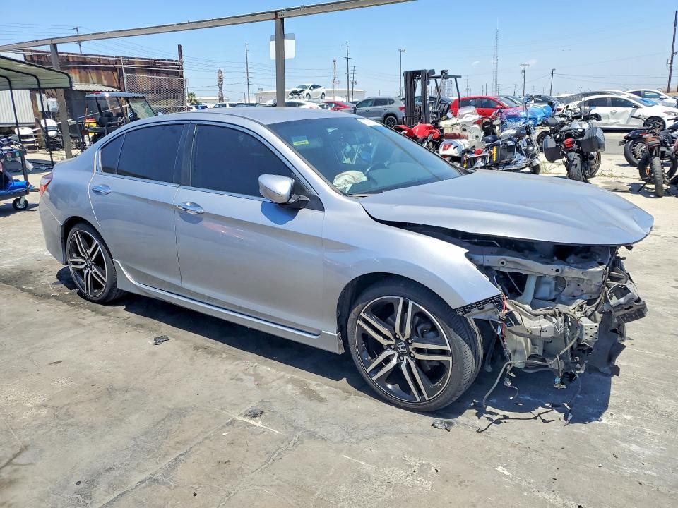 1HGCR2F5XHA281734 2017 HONDA ACCORD photo no. 4