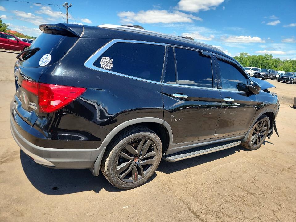 5FNYF6H0XHB068375 2017 HONDA PILOT photo no. 3
