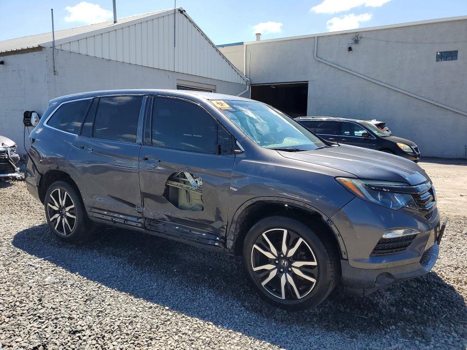 5FNYF6H39HB022336 2017 HONDA PILOT photo no. 4
