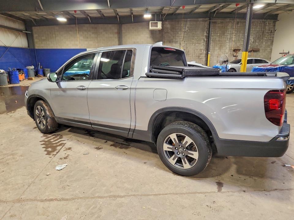 5FPYK3F54HB006390 2017 HONDA RIDGELINE photo no. 2