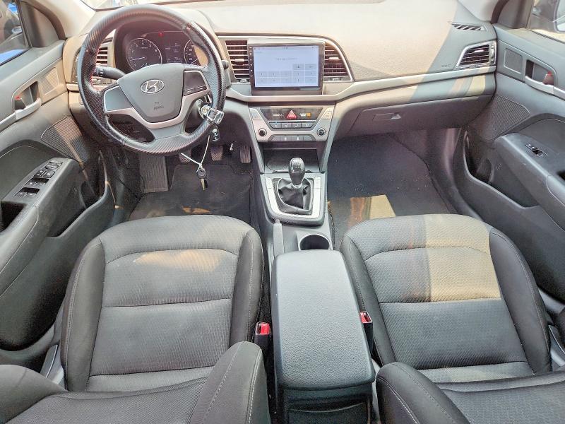 2017 HYUNDAI ELANTRA SE — Фото 8 из 12