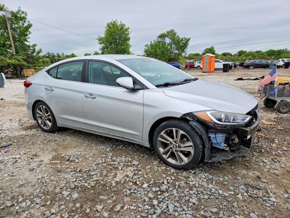 2017 HYUNDAI ELANTRA LIMITED — Фото 4 из 12