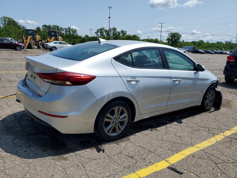 5NPD84LF9HH139639 2017 HYUNDAI ELANTRA photo no. 3