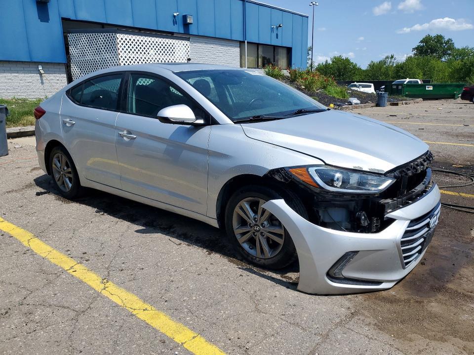 5NPD84LF9HH139639 2017 HYUNDAI ELANTRA photo no. 4