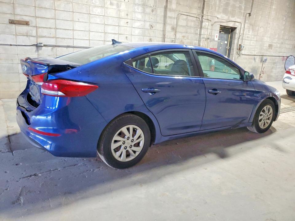 2017 HYUNDAI ELANTRA SE — Фото 3 из 12