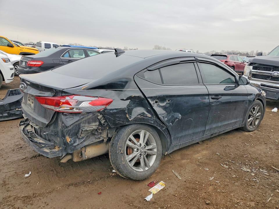 2017 HYUNDAI ELANTRA — Фото 3 из 12