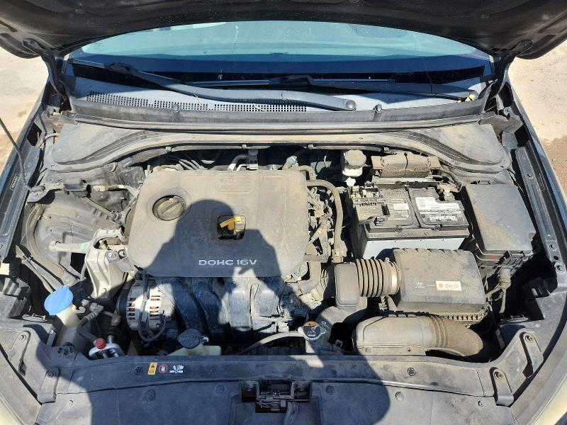 2017 HYUNDAI ELANTRA SE — Фото 11 из 13