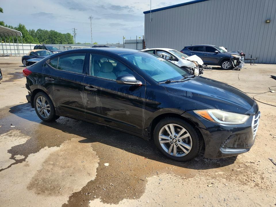 2017 HYUNDAI ELANTRA SE — Фото 4 из 13