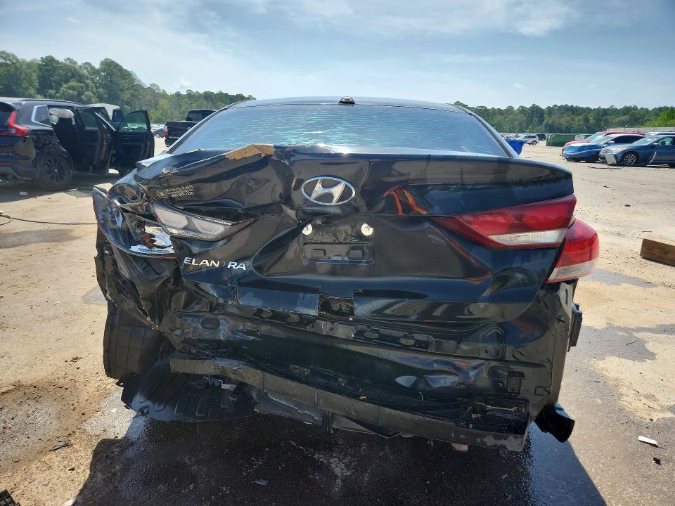 2017 HYUNDAI ELANTRA SE — Фото 6 из 13