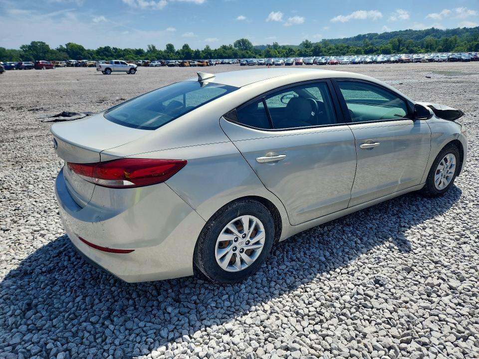 2017 HYUNDAI ELANTRA SE — Фото 3 из 12