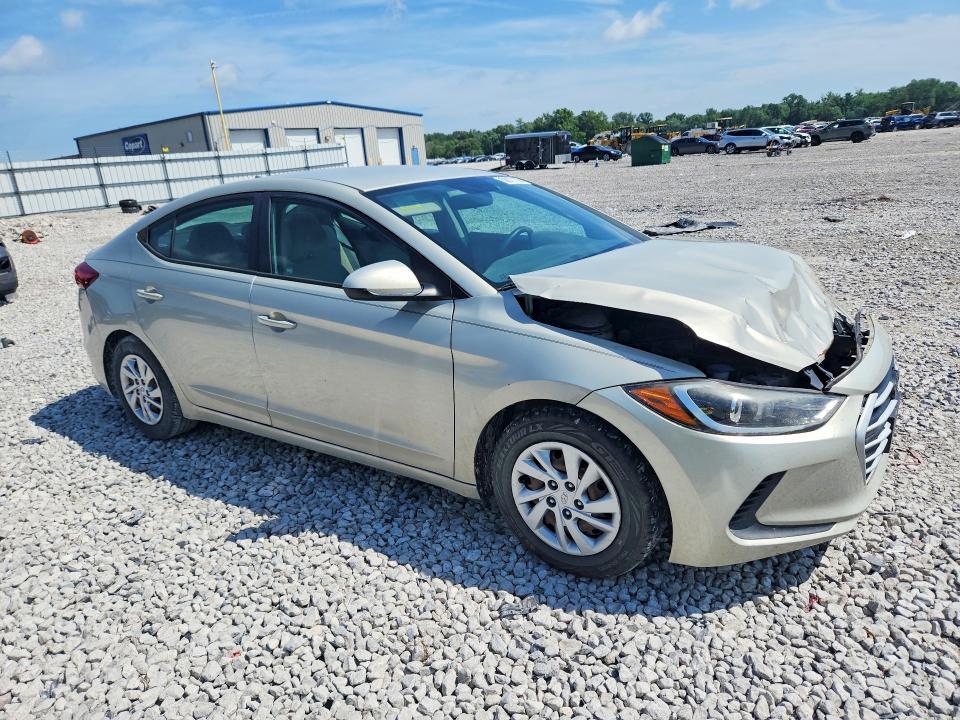 2017 HYUNDAI ELANTRA SE — Фото 4 из 12