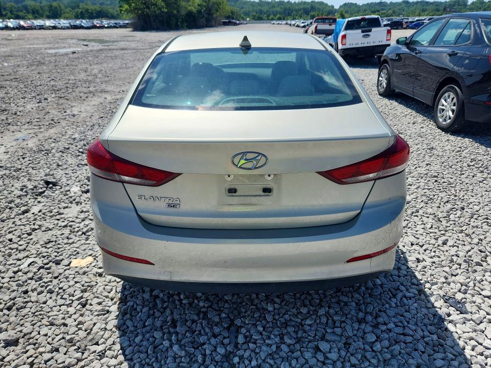 2017 HYUNDAI ELANTRA SE — Фото 6 из 12