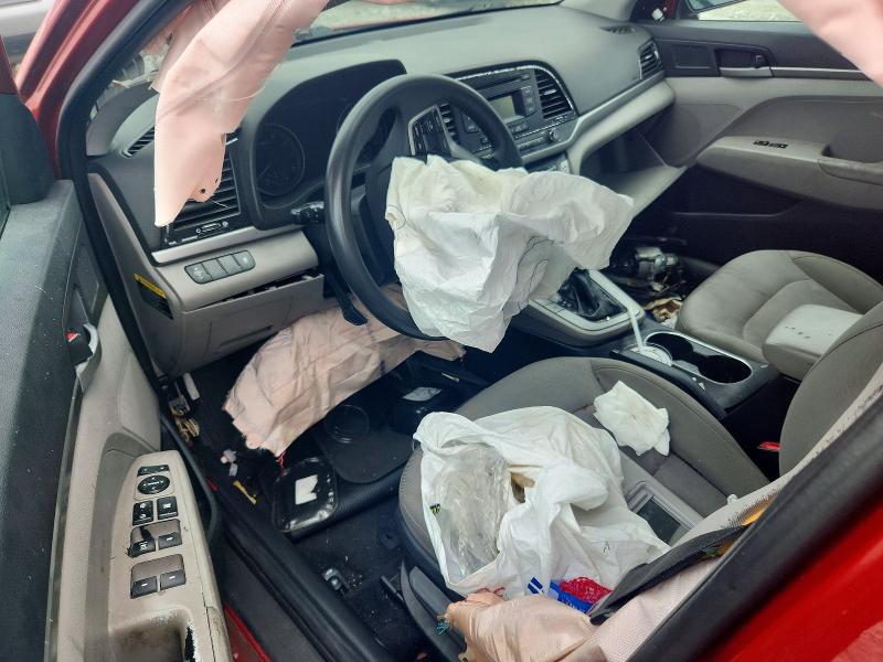 2017 HYUNDAI ELANTRA — Фото 8 из 12
