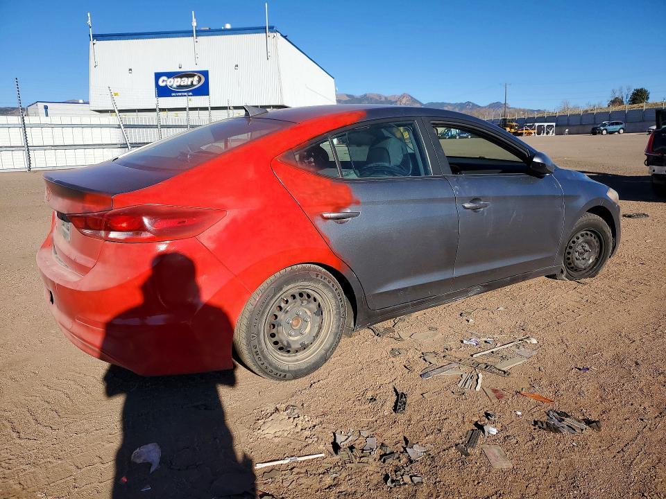 2017 HYUNDAI ELANTRA SE — Фото 3 из 12