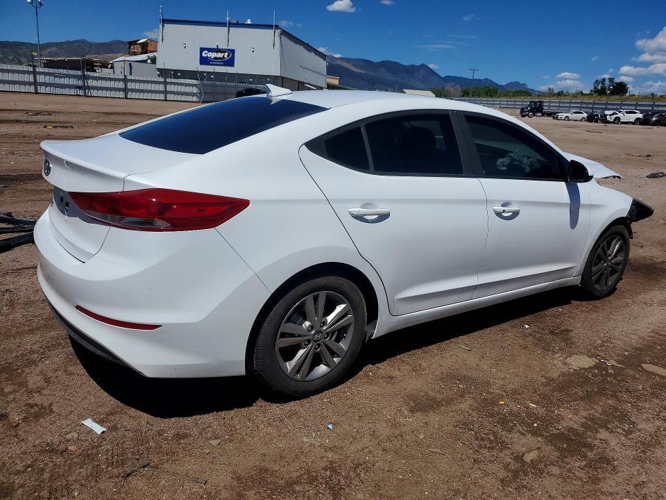 2017 HYUNDAI ELANTRA — Фото 3 из 12