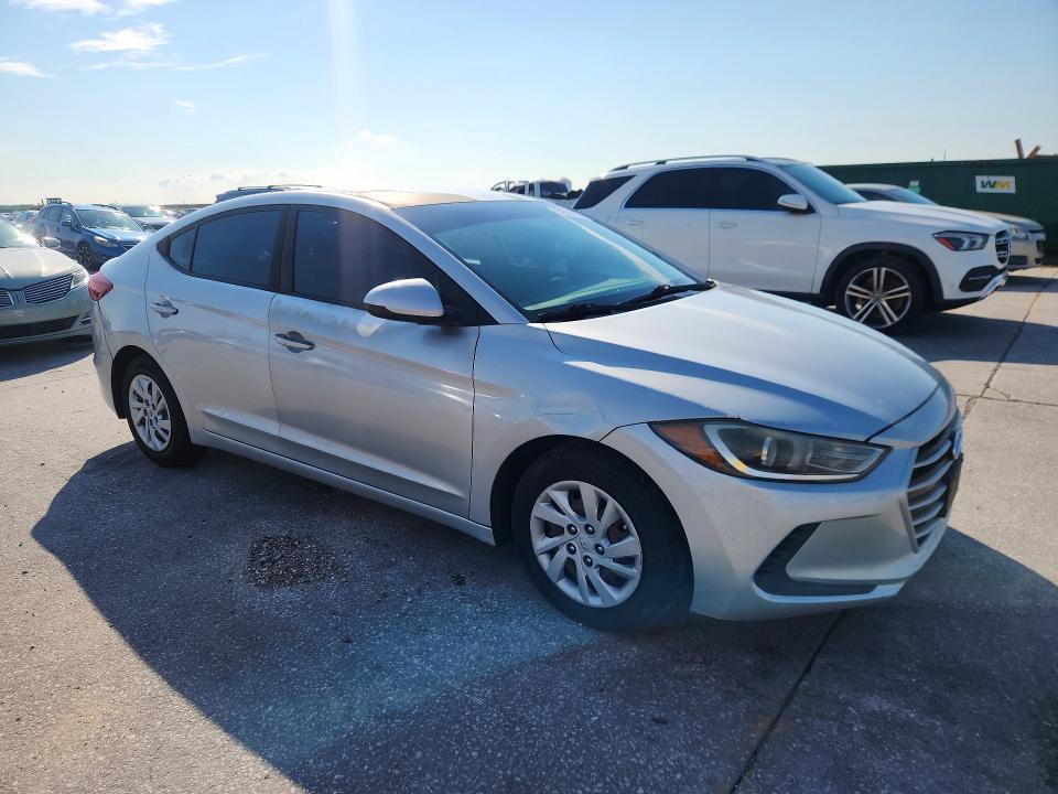 5NPD74LF1HH168250 2017 HYUNDAI ELANTRA photo no. 4