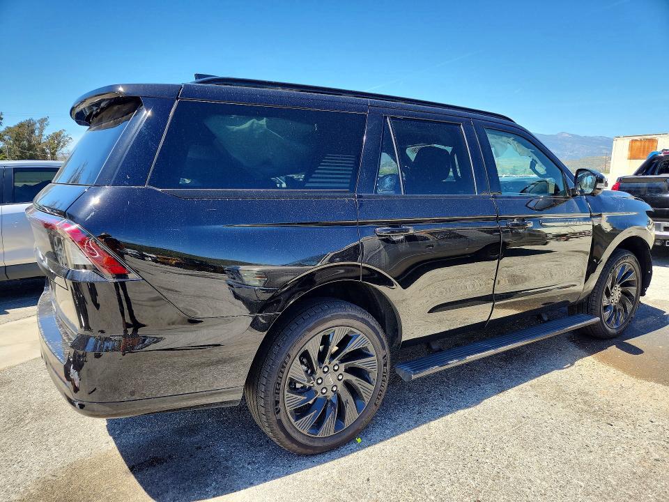 5LMJJ2LG1SEL03745 2025 LINCOLN NAVIGATOR photo no. 3