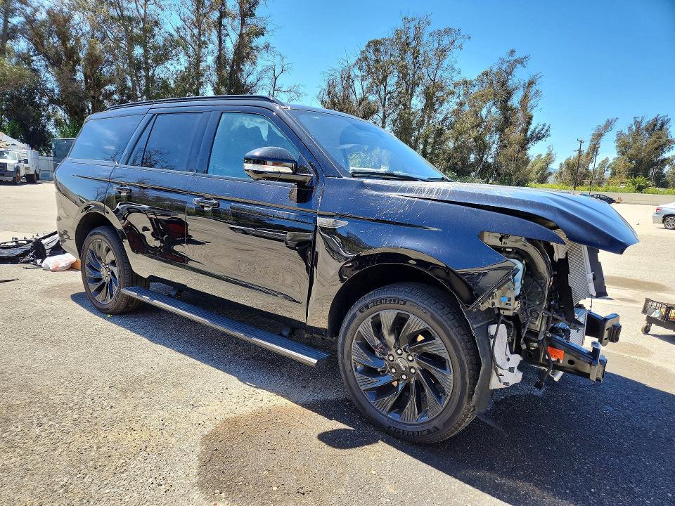 5LMJJ2LG1SEL03745 2025 LINCOLN NAVIGATOR photo no. 4