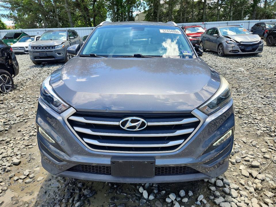 2017 HYUNDAI TUCSON SE — Фото 5 из 12