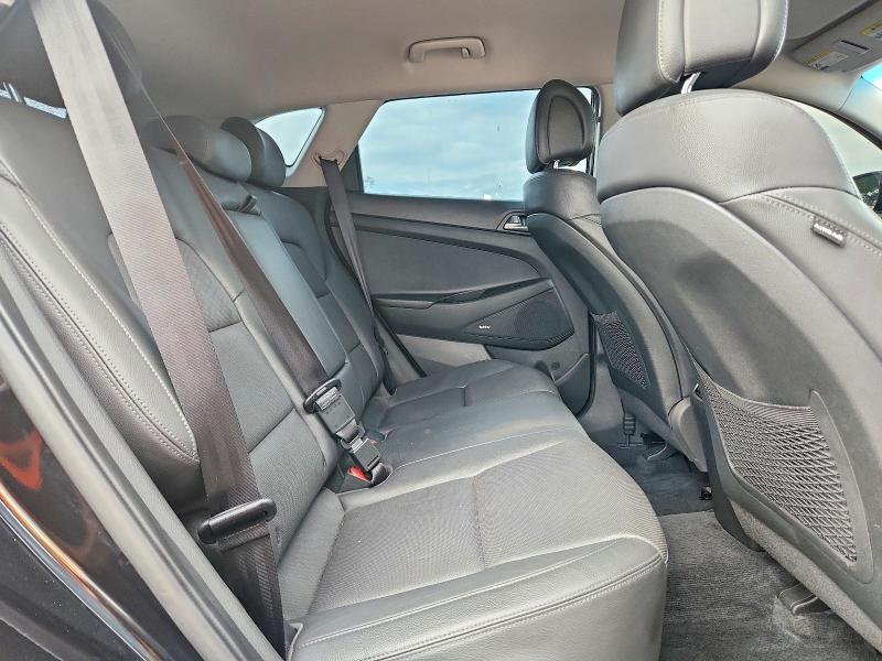 2017 HYUNDAI TUCSON LIMITED — Фото 11 из 13