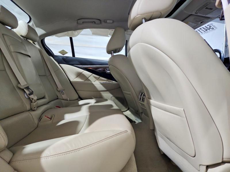 2017 INFINITI Q50 3.0T PREMIUM — Фото 10 из 12