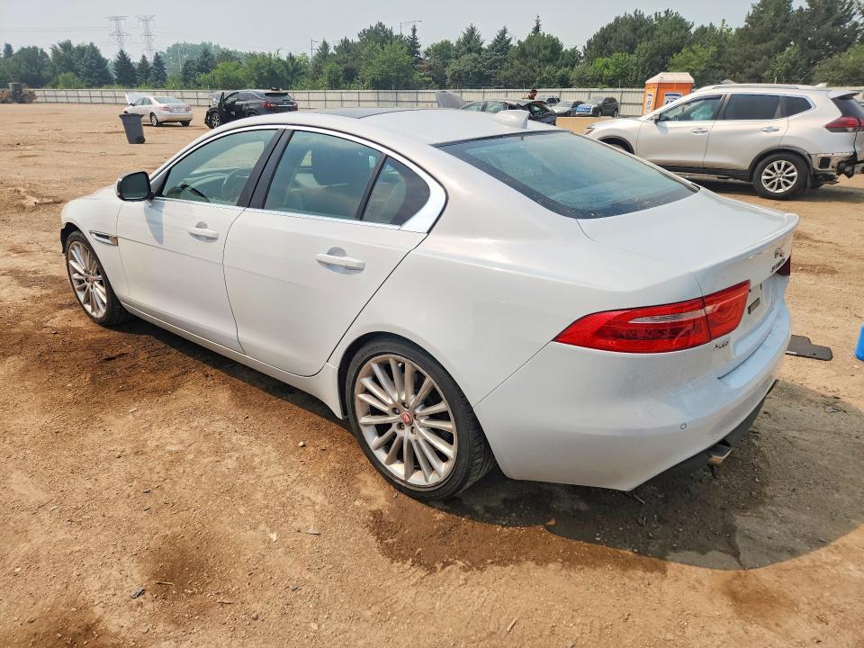 2017 JAGUAR XE FIRST EDITION — Фото 2 из 13