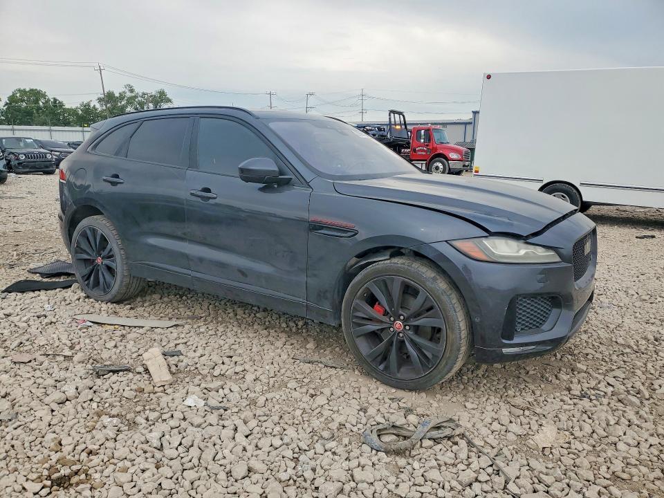 SADCM2BV6HA498253 2017 JAGUAR F-PACE photo no. 4