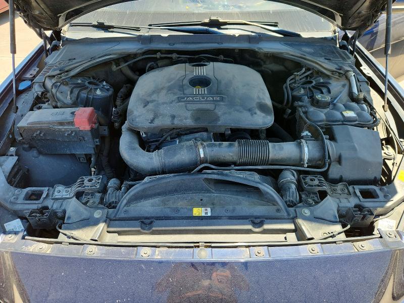 2017 JAGUAR XE PRESTIGE — Фото 11 из 13