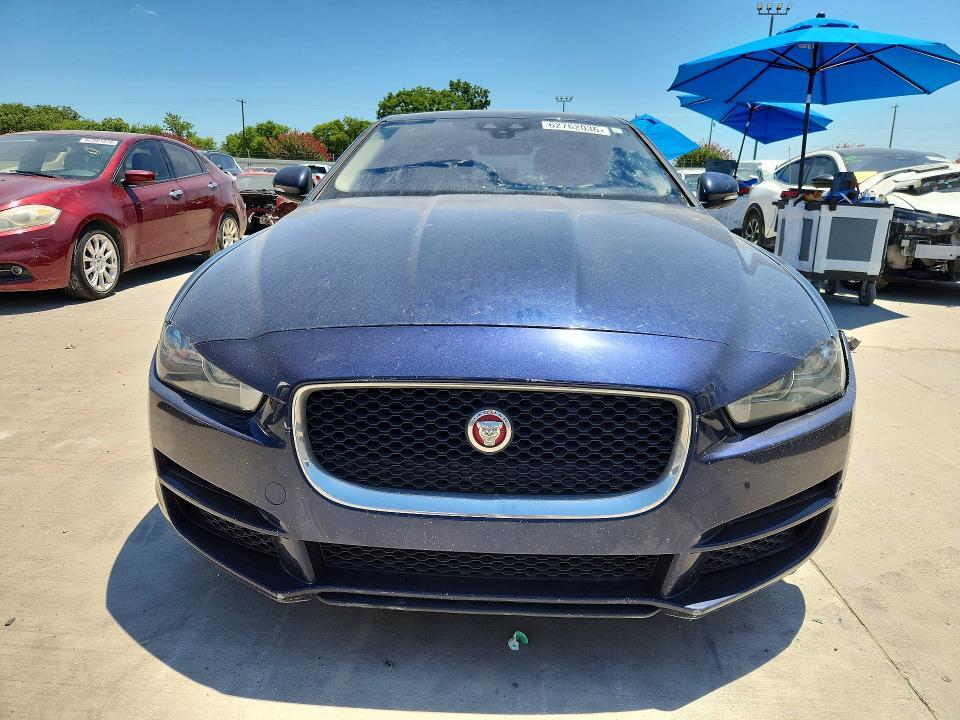 2017 JAGUAR XE PRESTIGE — Фото 5 из 13