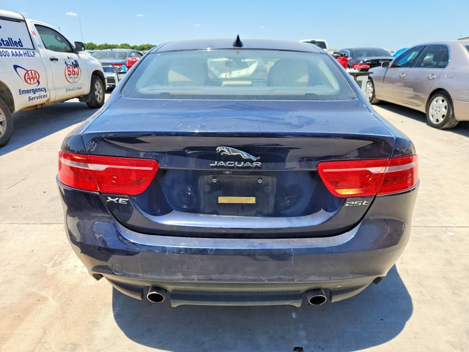 2017 JAGUAR XE PRESTIGE — Фото 6 из 13